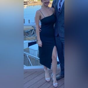 Sleek Green Midi Dress with Thigh Slit